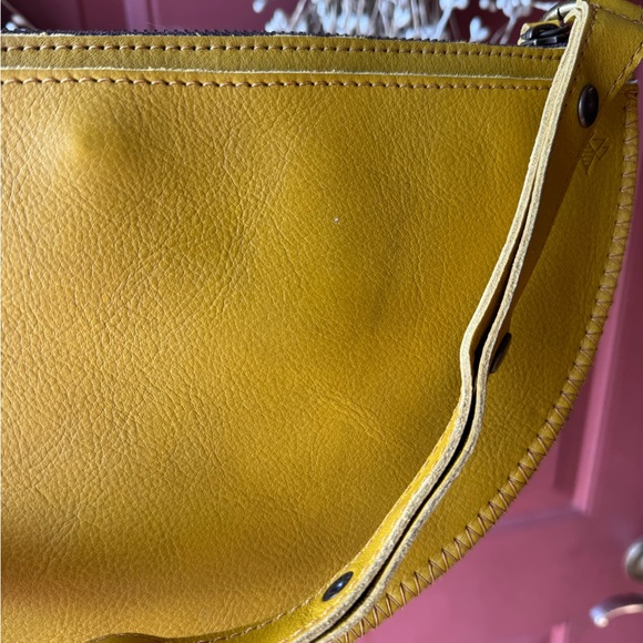 *Like New* Lyons Leather Co. Citric Queen Bee - Picture 2 of 5